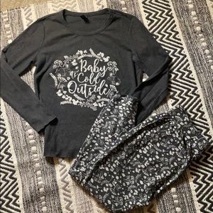 Cozy pajama set! “Baby it’s cold outside” 🥶